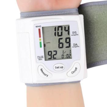 Gyors és pontos csuklós vérnyomásmérő készülék LCD kijelzővel kép